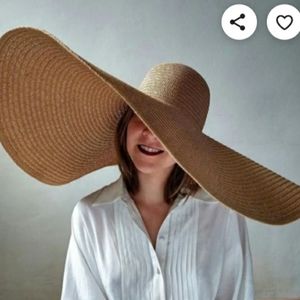 Oversized,super large brim, floppy straw hat